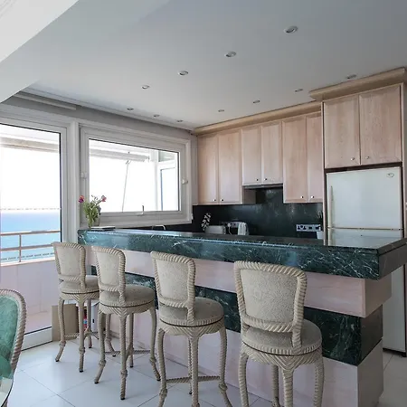 Laila's Seaview Penthouse Apartamento *